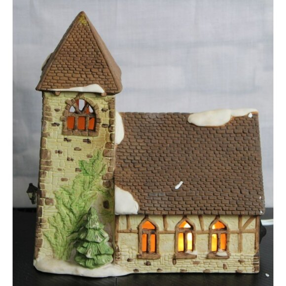 "Shops of Dickens' Village Church Building" Dept. 56 - Porcelain Hand Painted - Picture 4 of 7